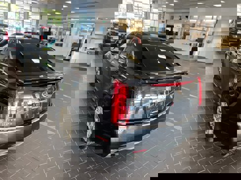 Used 2010 Cadillac CTS Luxury image 2