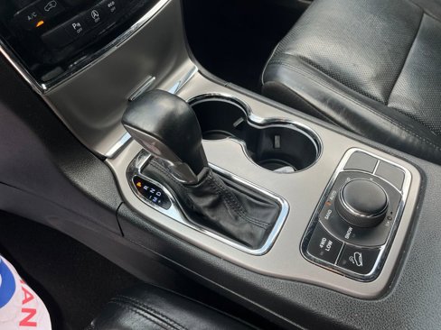 Used 2020 Jeep Grand Cherokee Limited w/ Luxury Group II image 26