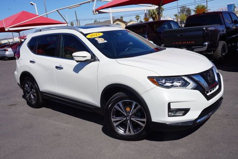 Used 2017 Nissan Rogue SL w/ SL Premium Package image 2