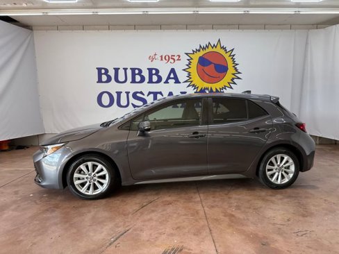 Used 2023 Toyota Corolla SE image 2