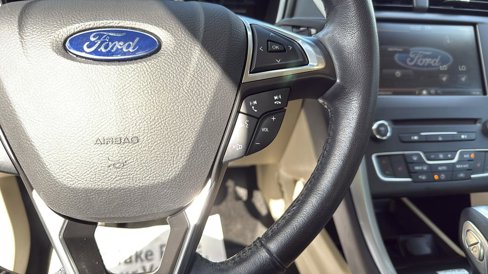 Used 2016 Ford Fusion Energi SE image 15