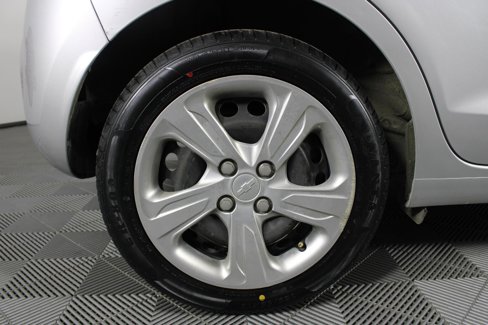 Used 2021 Chevrolet Spark LS image 39