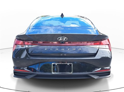 Used 2021 Hyundai Elantra SEL w/ Preferred Accessory Package image 3