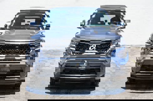 Used 2023 Kia Sorento LX image 2