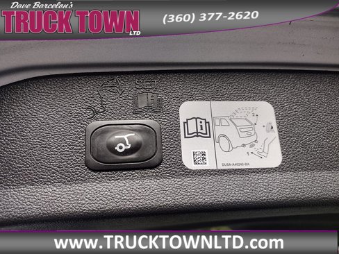 Used 2018 Ford Escape Titanium w/ Ford Safe & Smart Package image 8
