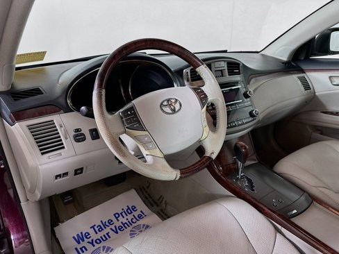 Used 2011 Toyota Avalon Limited image 9