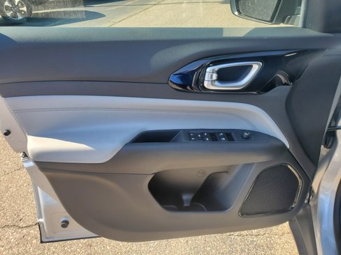 New 2025 Jeep Compass Limited image 12
