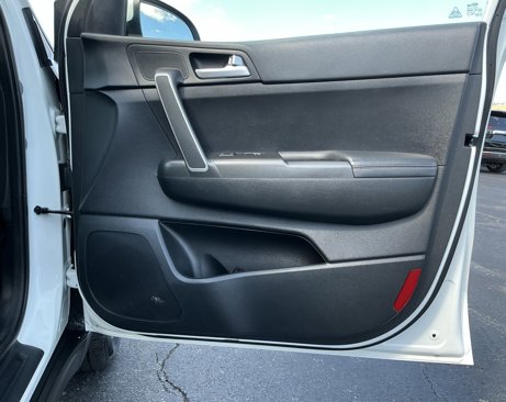 Used 2022 Kia Sportage LX image 25