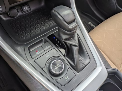 Used 2019 Toyota RAV4 XLE image 22