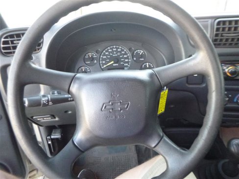 Used 2001 Chevrolet S10 Pickup LS w/ Preferred Equipment Group image 8