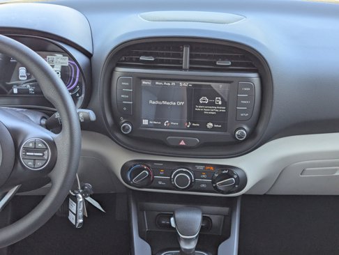 New 2025 Kia Soul LX image 14