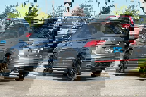 Used 2024 Volkswagen Tiguan SE R-Line image 6
