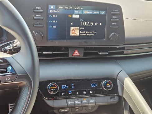 Certified 2025 Hyundai Elantra Sport image 14