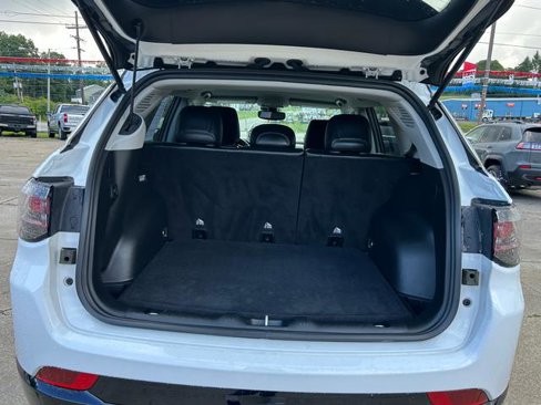 Certified 2022 Jeep Compass Limited w/ Elite Group image 19
