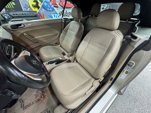 Used 2013 Volkswagen Beetle 2.5 image 16
