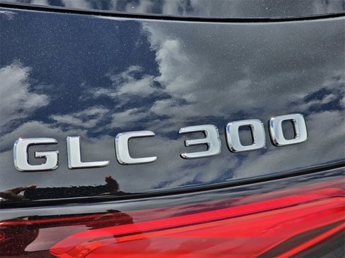 New 2025 Mercedes-Benz GLC 300 image 12