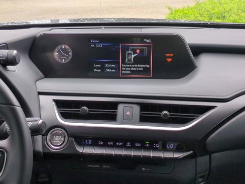 Used 2022 Lexus UX 200 image 17