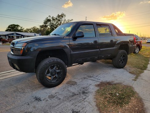 Used 2003 Chevrolet Avalanche 4x4 w/ Suspension Package, Off-Road image 1