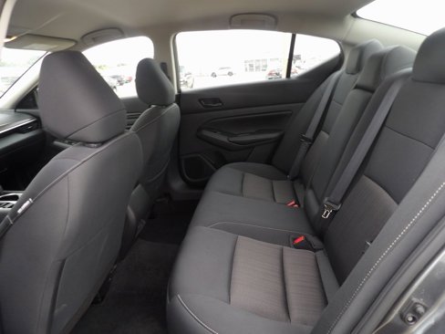 Used 2024 Nissan Altima 2.5 SV image 12