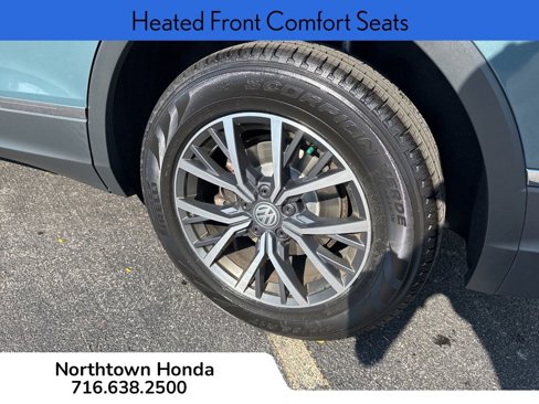 Used 2020 Volkswagen Tiguan SE w/ Panoramic Sunroof Package image 12