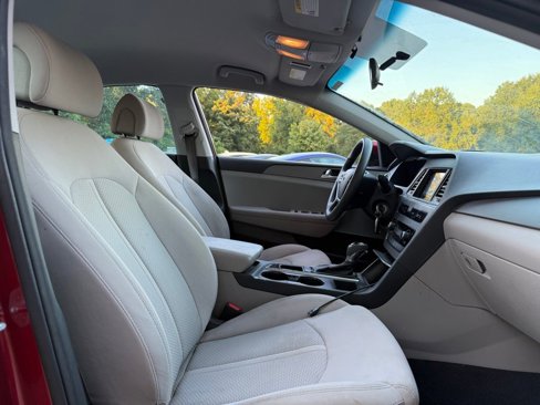 Used 2015 Hyundai Sonata SE image 8