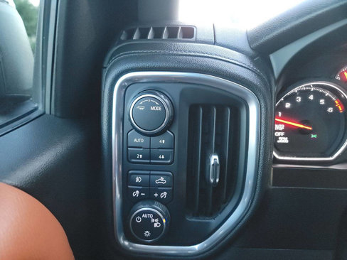 Used 2020 Chevrolet Silverado 1500 RST image 22