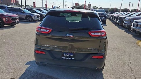 Used 2016 Jeep Cherokee Sport image 7