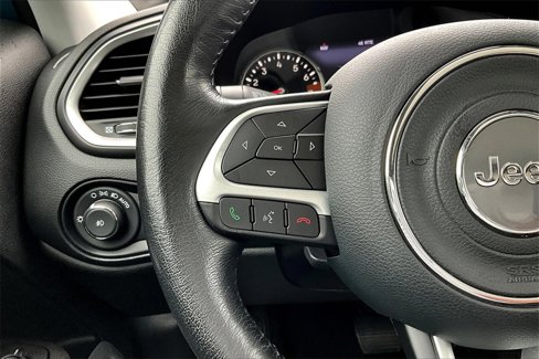 Used 2021 Jeep Renegade Latitude w/ Sun & Sound Group image 11
