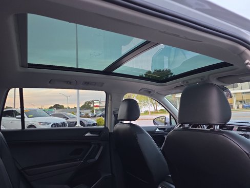 Used 2018 Volkswagen Tiguan SEL image 41