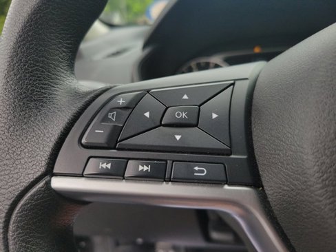 Used 2024 Nissan Altima 2.5 SV image 17