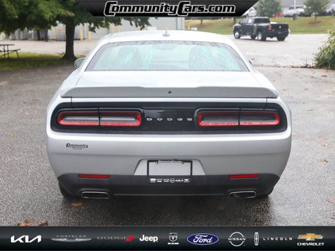 Used 2019 Dodge Challenger SXT image 6