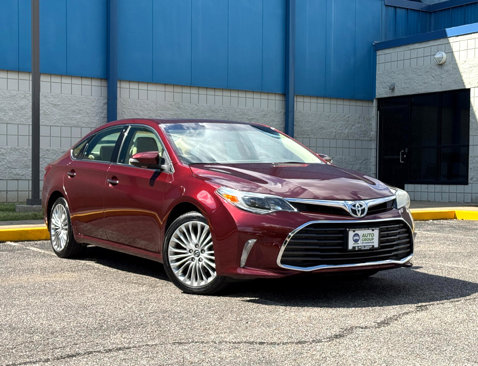 Used 2016 Toyota Avalon XLE Premium image 3