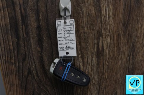 Used 2015 Ford Taurus Limited image 35