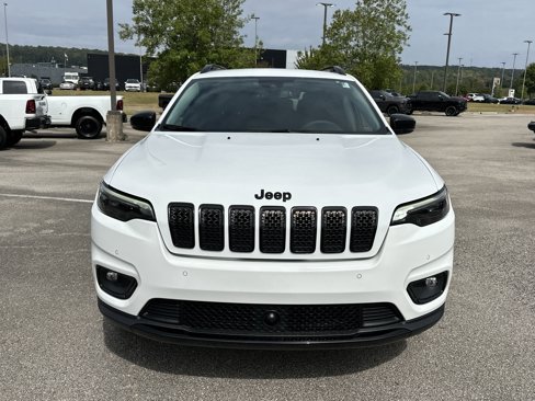 Used 2023 Jeep Cherokee Altitude Lux image 2