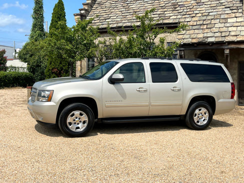 Used 2014 Chevrolet Suburban LT image 4