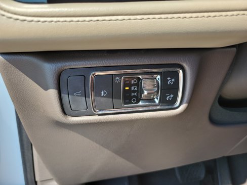 Used 2020 Lincoln Aviator Reserve w/ Equipment Group 202A image 35