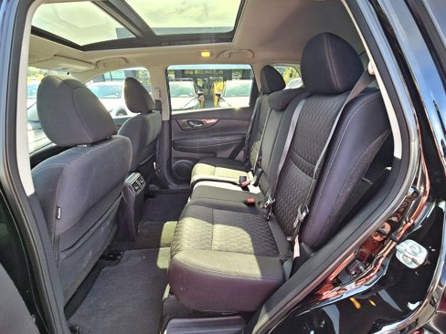 Used 2019 Nissan Rogue S image 15