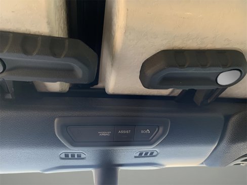 Used 2020 Jeep Wrangler Unlimited Sahara image 36