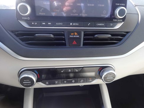 Used 2020 Nissan Altima 2.5 SV image 15