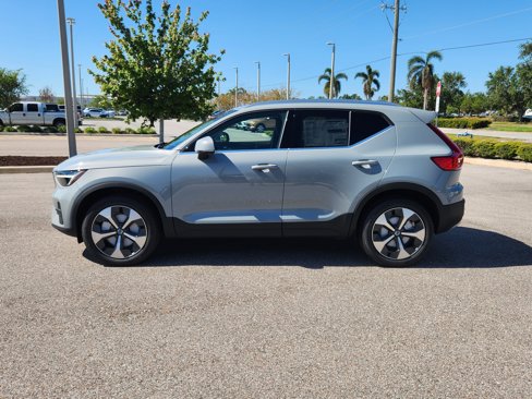 New 2025 Volvo XC40 B5 Core w/ Protection Package Premier image 4