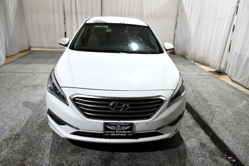 Used 2015 Hyundai Sonata SE image 2