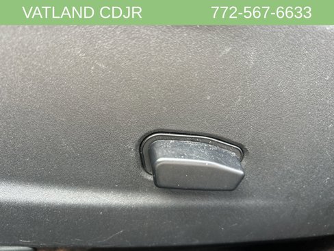 Used 2018 Dodge Charger SXT w/ Blacktop Package image 28