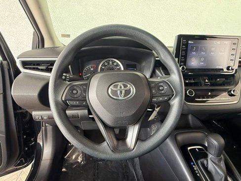 Used 2022 Toyota Corolla LE image 18