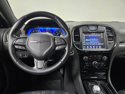 Used 2020 Chrysler 300 S image 19