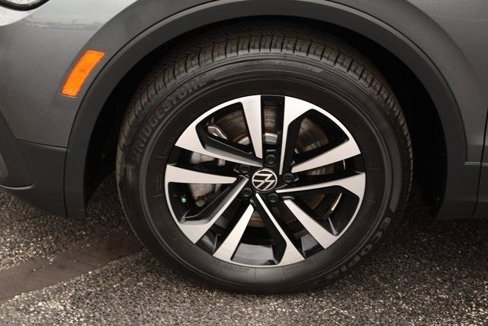 Used 2024 Volkswagen Tiguan S image 2