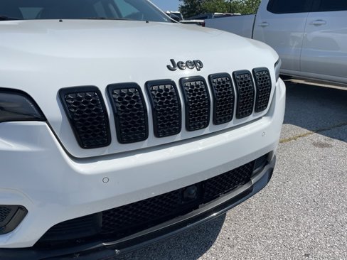 Used 2023 Jeep Cherokee Altitude Lux image 3
