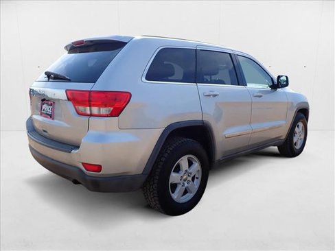 Used 2012 Jeep Grand Cherokee Laredo image 4
