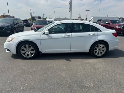 Used 2013 Chrysler 200 LX image 7