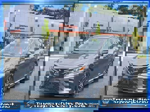 Used 2019 Toyota Camry SE image 4