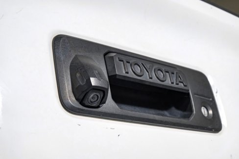 Used 2018 Toyota Tacoma SR image 39